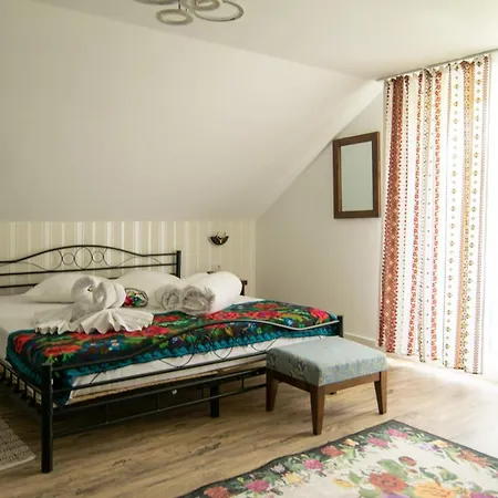 Lacrima Izei Farm stay *