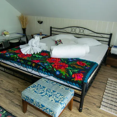 Lacrima Izei Farm stay *